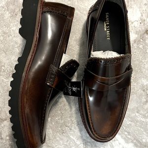 New Silver Street London leather loafers size 8 men never wore them